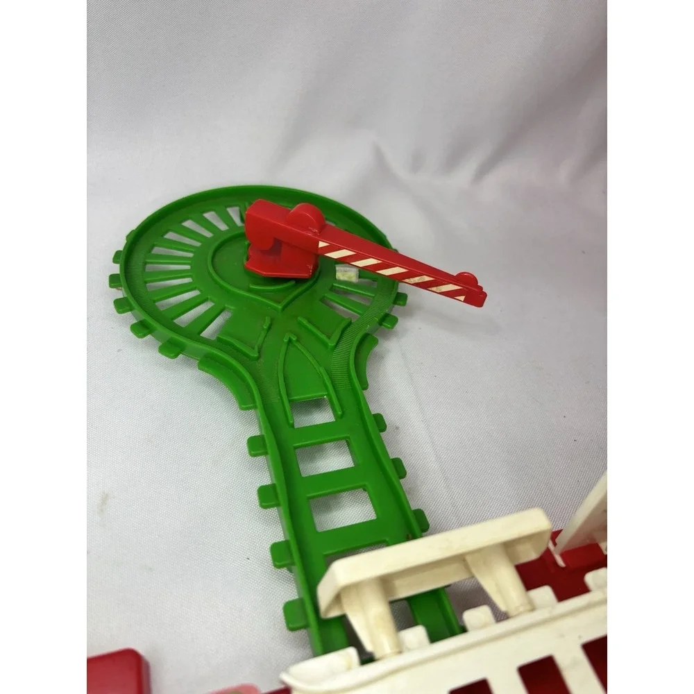 1994 D.Y. Toy Holiday Express Train The Holiday Season Collection Vintage